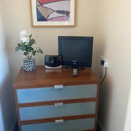 Self Check-in, Wifi, Parking, 7mins To City, Garden Holiday home Leeds (West Yorkshire)