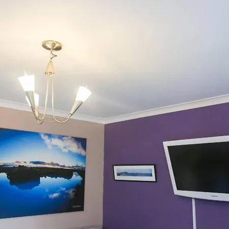 Self Check-in, Wifi, Parking, 7mins To City, Garden
