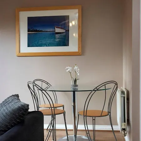 Self Check-in, Wifi, Parking, 7mins To City, Garden