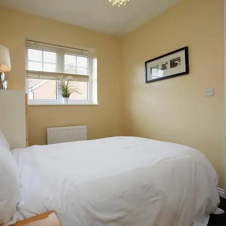 Self Check-in, Wifi, Parking, 7mins To City, Garden *